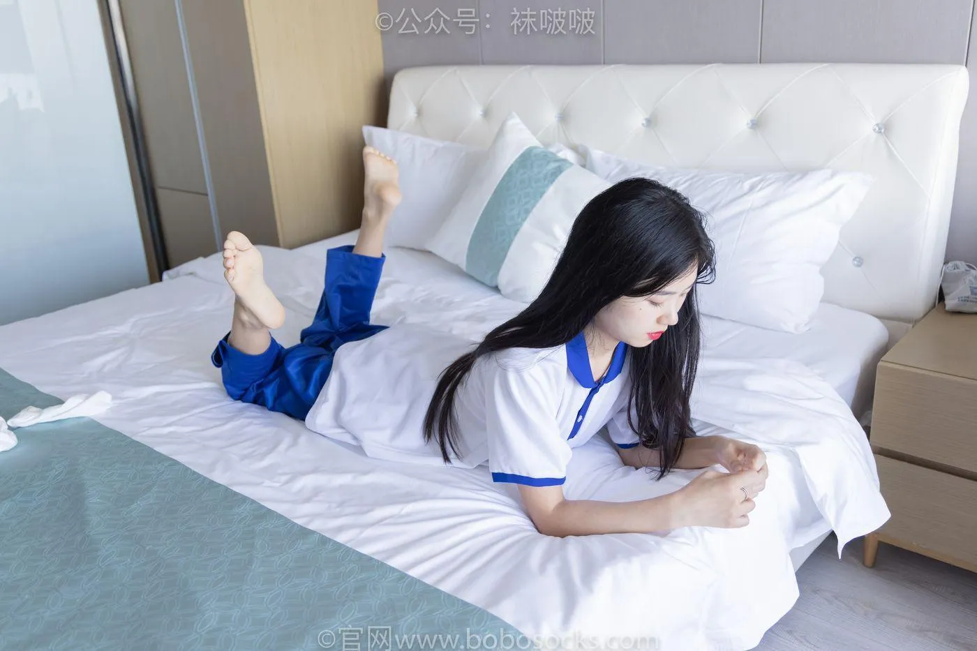 [BoBoSocks袜啵啵]NO.039 小奶熊-校服、vans帆布鞋、短白棉袜、裸足 [154P]插图5